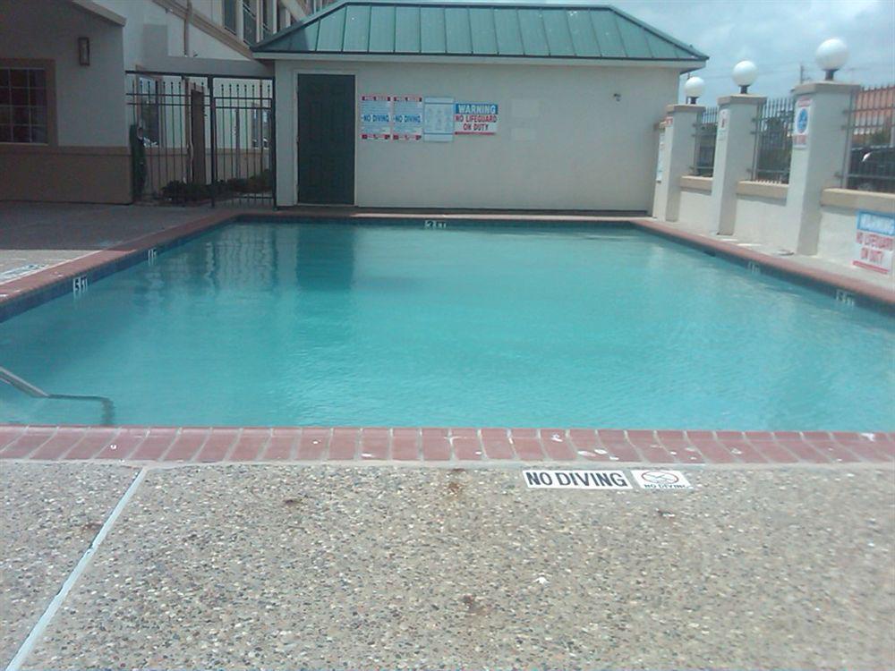 Hotel Baymont By Wyndham Galveston Exterior foto